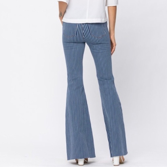 Judy Blue Plus Size Pin Stripe Super Flare Jeans 1/25 B16 - Picture 3 of 8